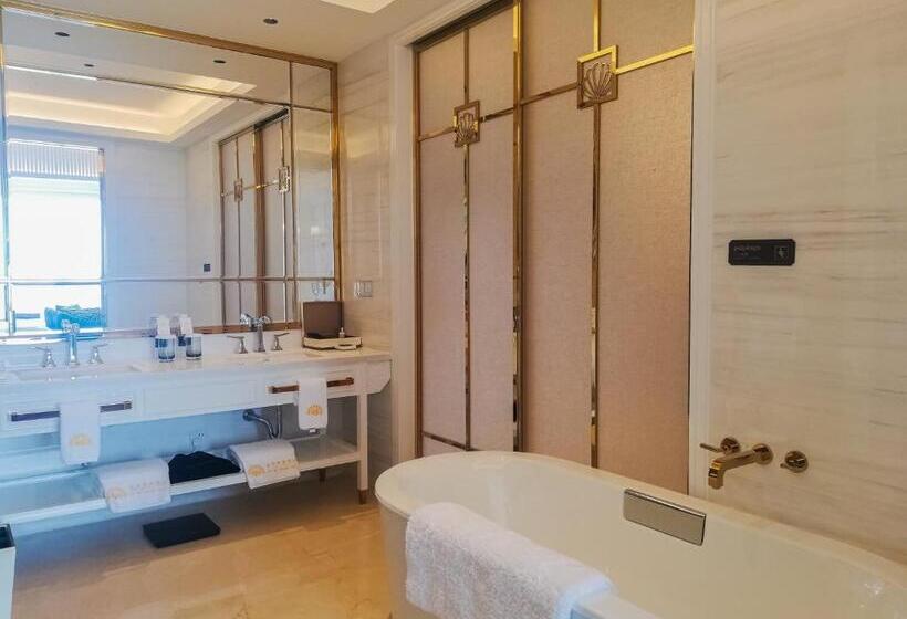 اتاق اجرایی با تخت بزرگ, Jin Bei Palace