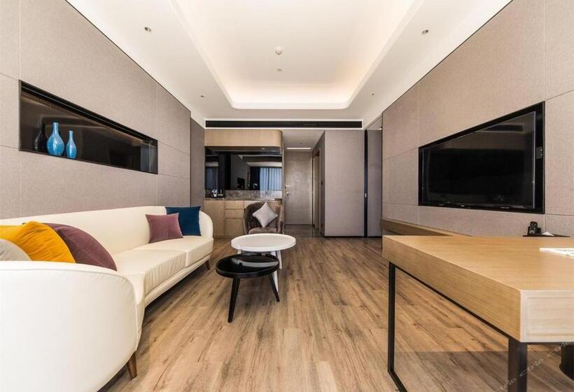 Deluxe Suite King Bed, Mercure Xian Hi Tech Zone