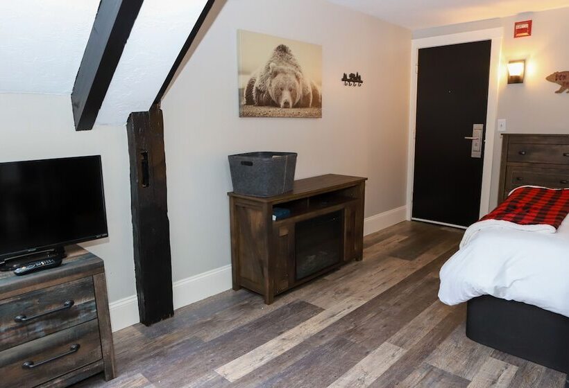 استودیوی استاندارد, Gunstock Inn & Suites
