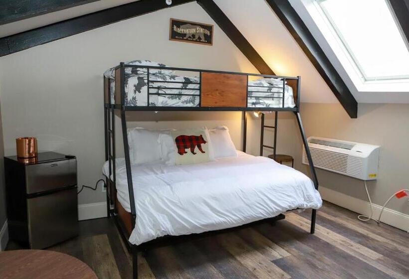 اتاق استاندارد سه نفره, Gunstock Inn & Suites