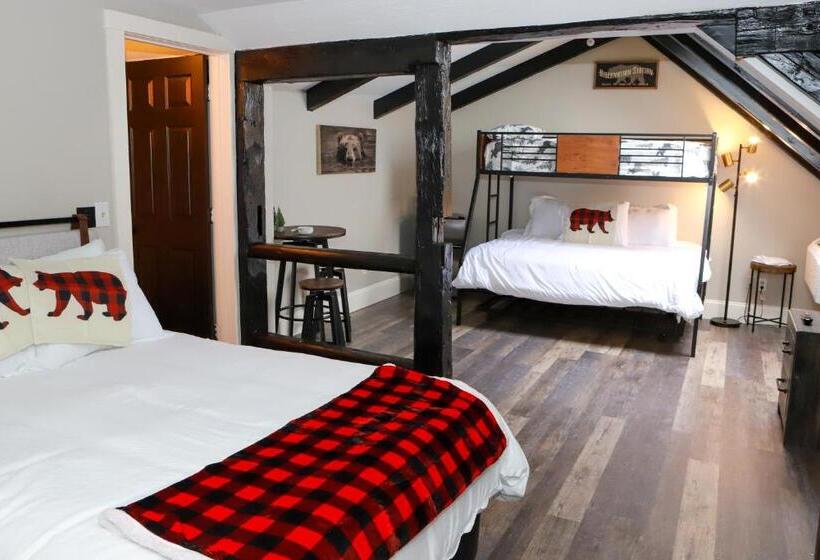 اتاق استاندارد سه نفره, Gunstock Inn & Suites