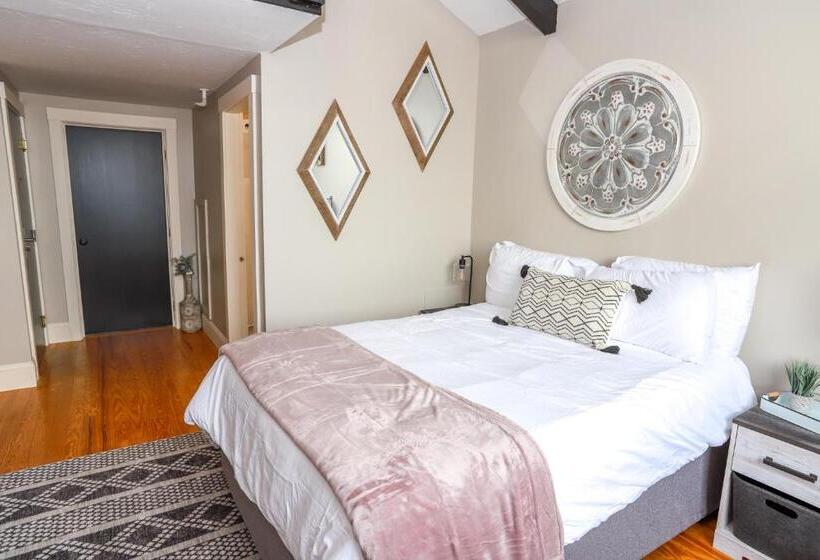 اتاق خانوادگی, Gunstock Inn & Suites