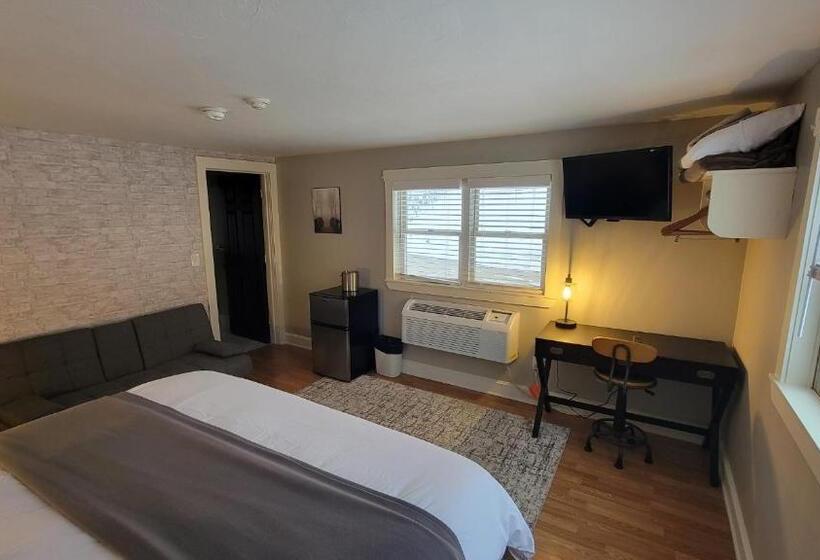 استودیوی استاندارد, Gunstock Inn & Suites