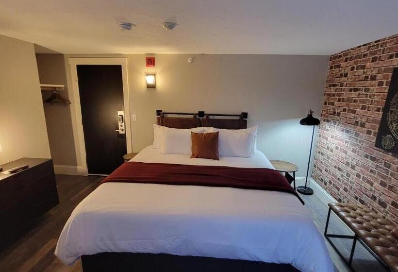 استودیو استاندارد با چشم‌انداز, Gunstock Inn & Suites