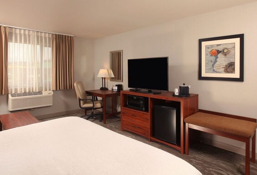 适合残疾人使用的标准间, Hampton Inn Kalispell