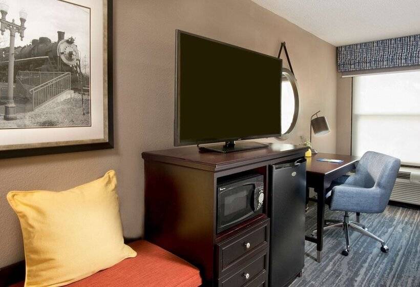 带2个双人床的标准工作室, Hampton Inn Collierville