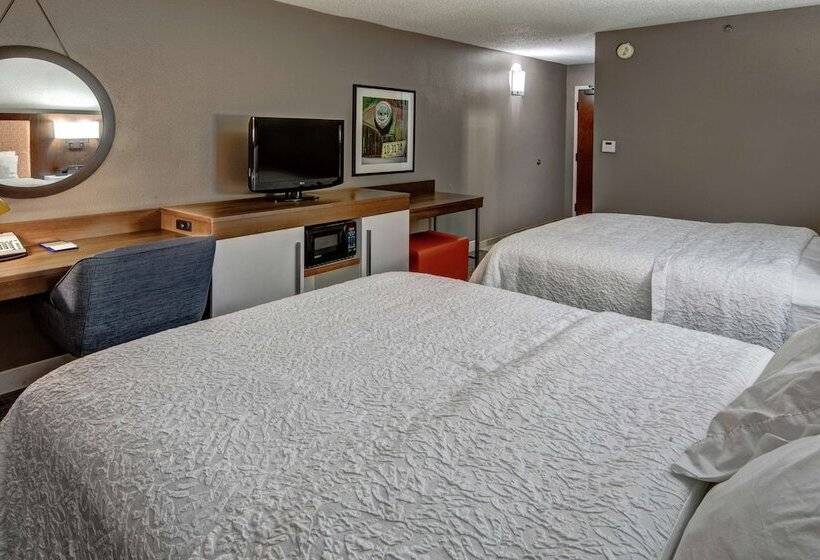 带2个双人床的标准工作室, Hampton Inn Tullahoma