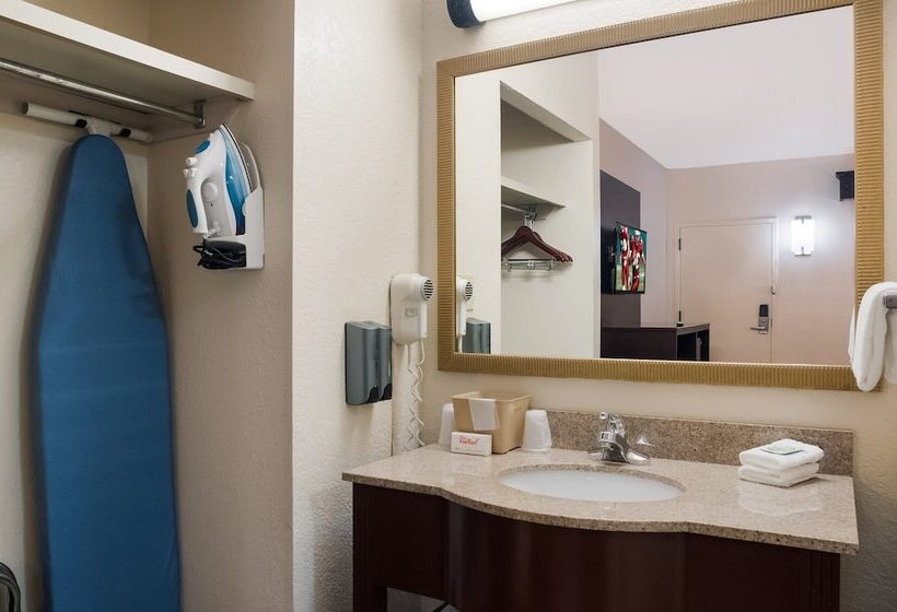 Номер Superior, Red Roof Inn Tupelo