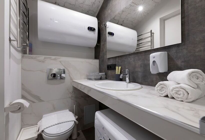 استودیوی استاندارد, Apart Hotel M28