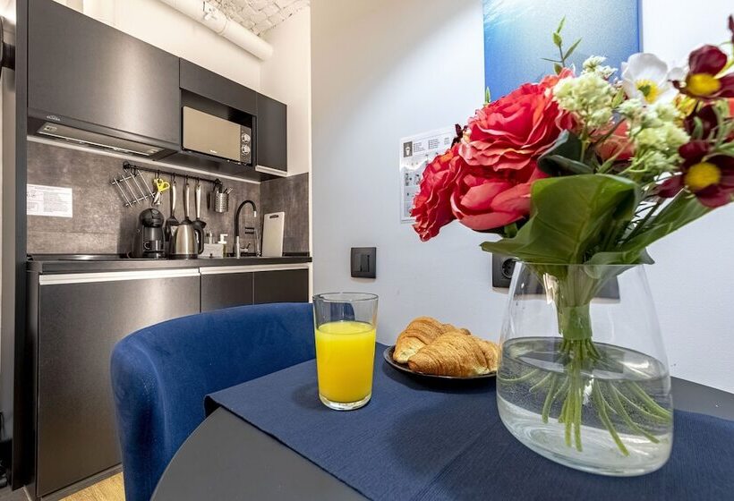 استودیوی استاندارد, Apart Hotel M28