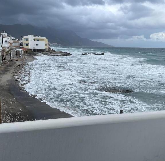 Номер Стандарт Вид на Море с Балконом, Vrahos