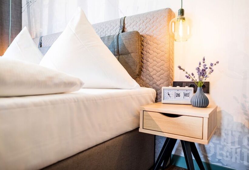Студия Стандарт, Echtzeit   Dein Hotelquartier
