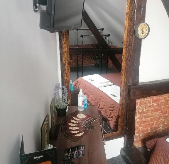 اتاق لوکس سه تخته, Pirocanac Rooms & Restaurant