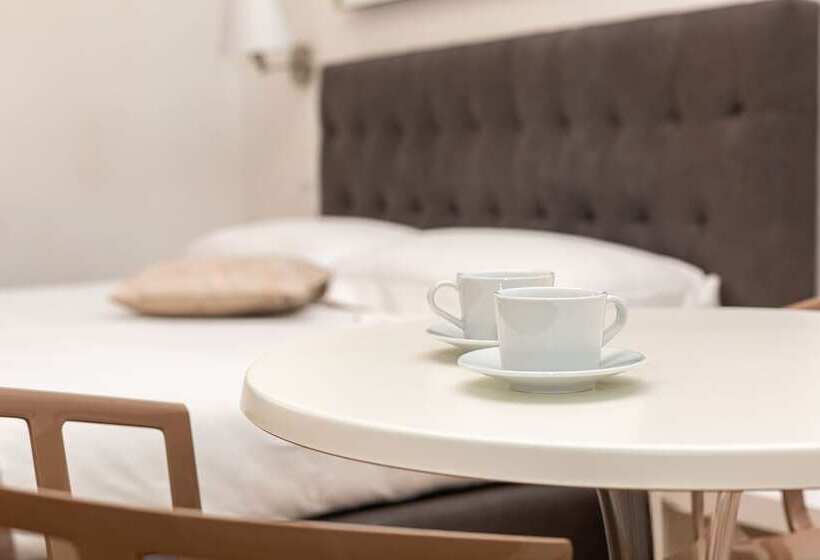 اتاق استاندارد, B&b La Finestra Sul Canale