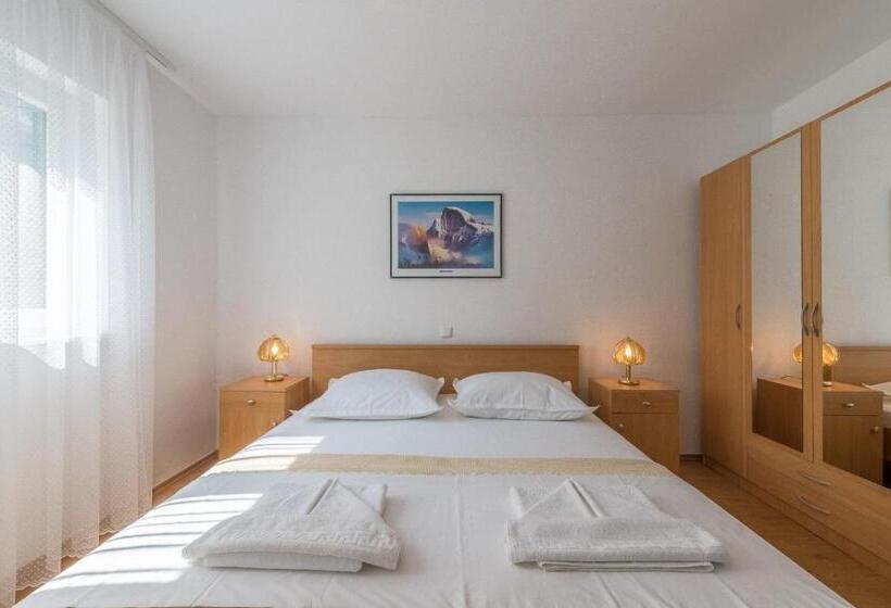 آپارتمان 1 خوابه با بالکن, Apartments Buljan