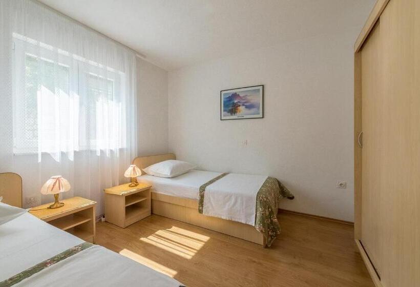 آپارتمان 1 خوابه با بالکن, Apartments Buljan