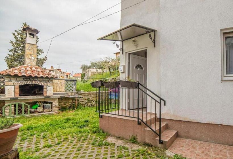 آپارتمان 1 خوابه, Apartments Smaila