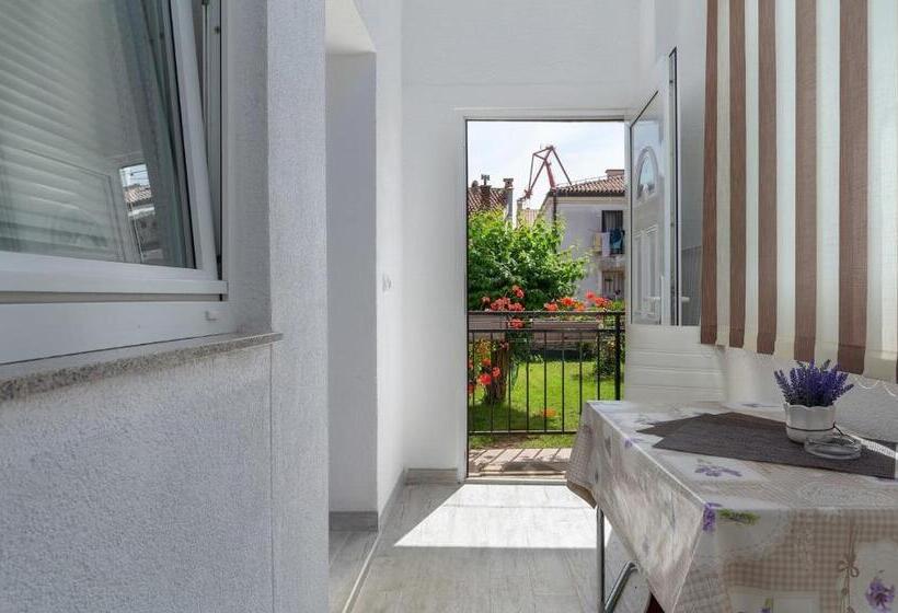 آپارتمان 1 خوابه, Apartments Smaila