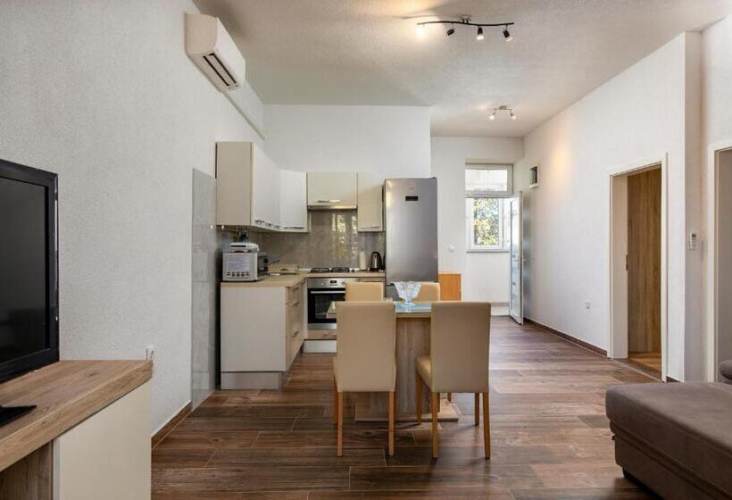 آپارتمان 2 خوابه, Apartments Smaila