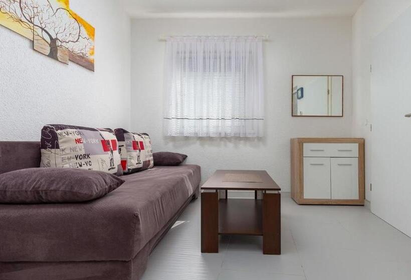 آپارتمان 1 خوابه, Apartments Smaila