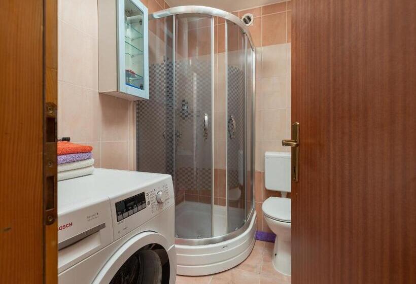 آپارتمان 2 خوابه, Apartments Smaila
