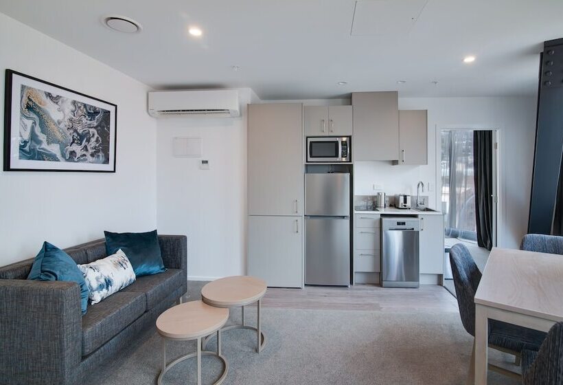 2 Bedrooms Apartment Lake View, Ramada By Wyndham Queenstown Central