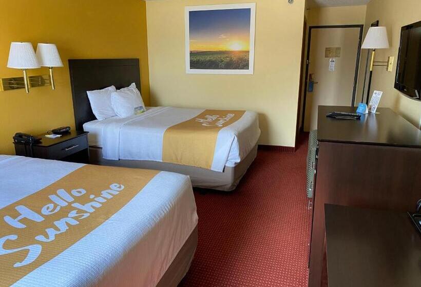 اتاق استاندارد, Days Inn & Suites By Wyndham Des Moines Airport