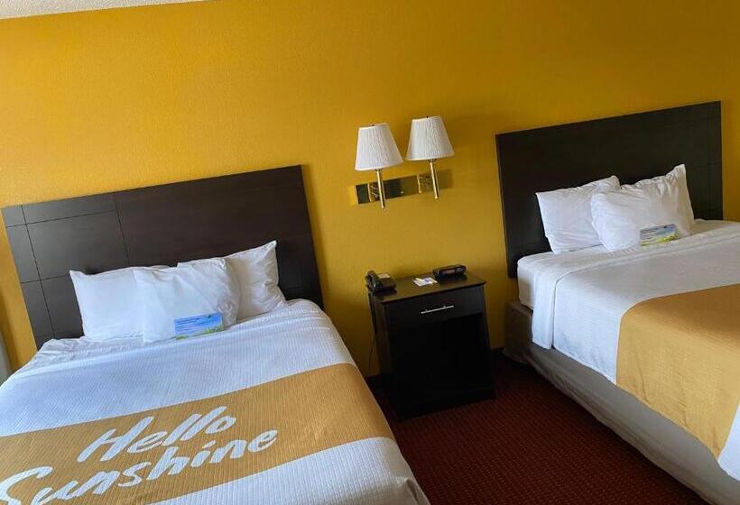 اتاق استاندارد, Days Inn & Suites By Wyndham Des Moines Airport