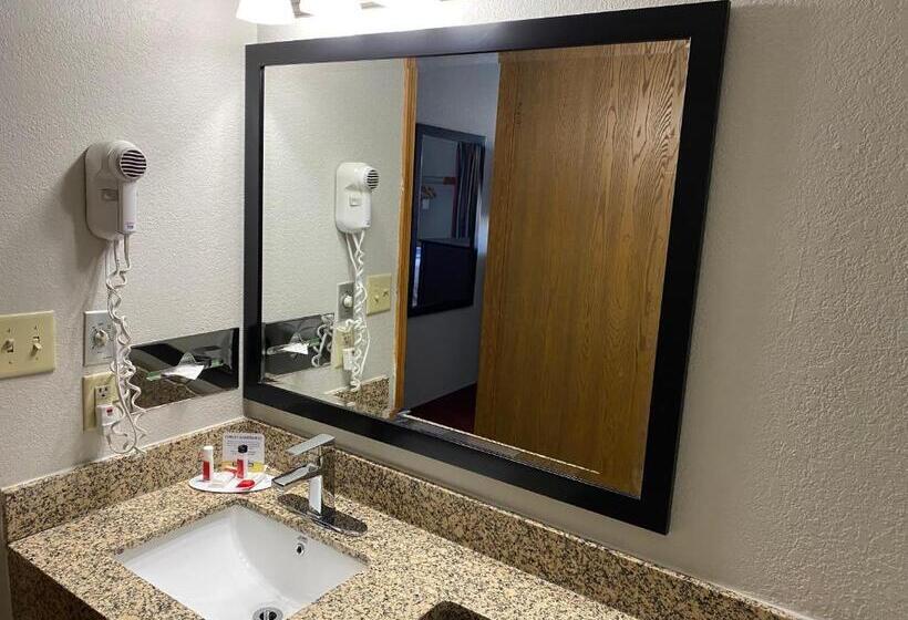اتاق استاندارد برای معلولان, Days Inn & Suites By Wyndham Des Moines Airport