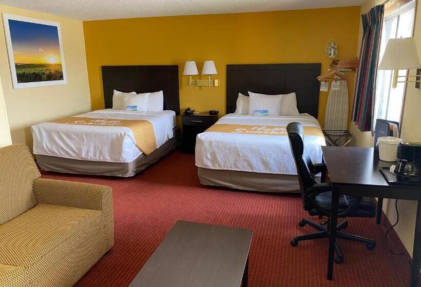 سوییت سوپریور, Days Inn & Suites By Wyndham Des Moines Airport