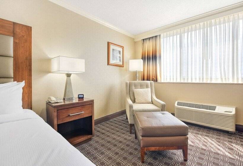 Номер Стандарт Адаптированный для Инвалидов, Hilton Arlington National Landing