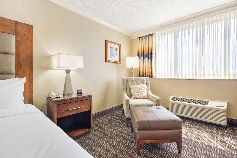 Стандартный Номер Кровать Кинг, Hilton Arlington National Landing