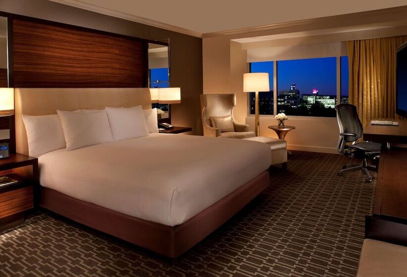 Номер Стандарт Адаптированный для Инвалидов, Hilton Mclean Tysons Corner