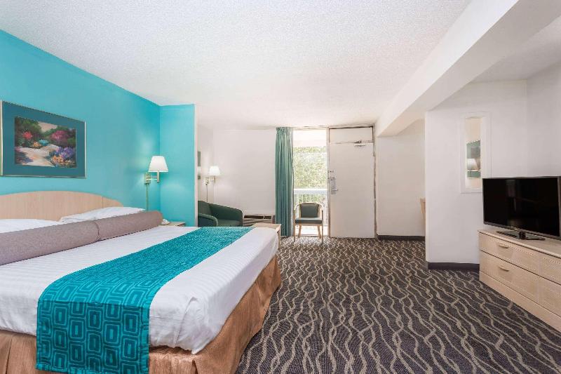 스위트 킹사이즈 침대, Howard Johnson By Wyndham Commerce Ga