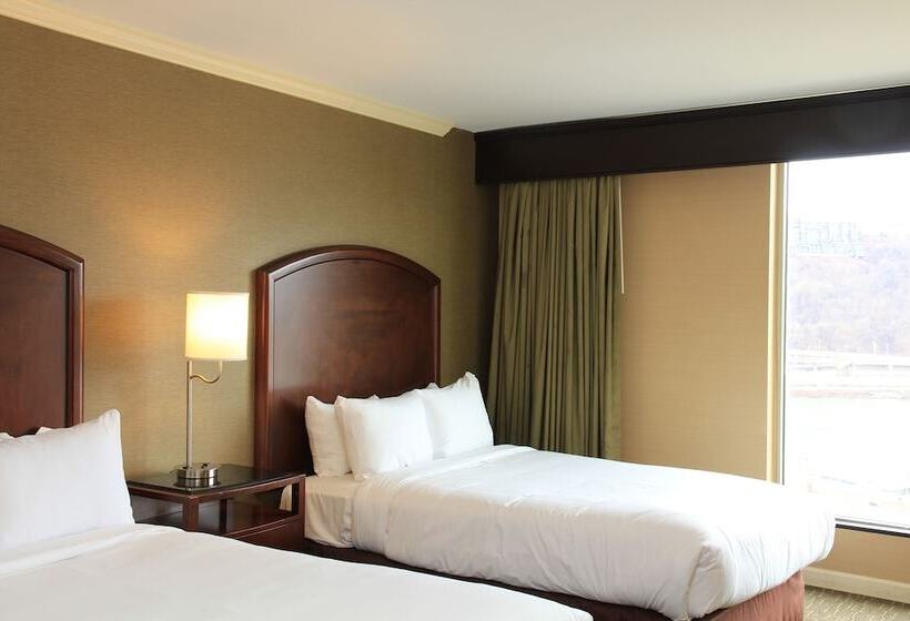 اتاق استاندارد با 2 تخت دوبل, Wyndham Grand Pittsburgh