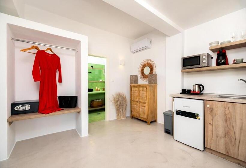 استودیوی لوکس, Aerenia Luxury Suites