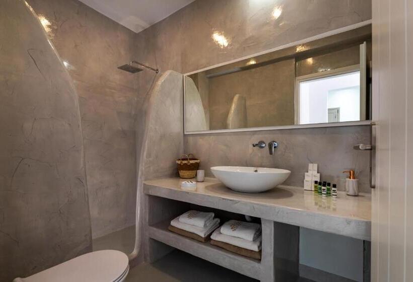 Deluxe Suite King Bed, Aerenia Luxury Suites