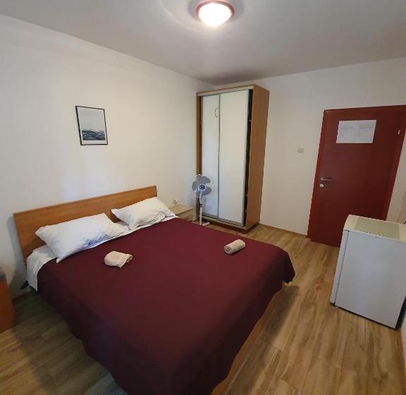 اتاق استاندارد با بالکن, Apartments Dupin