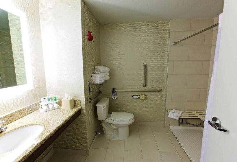 장애인을 위한 스탠다드 룸, Holiday Inn Express Fargo   West Acres, An Ihg