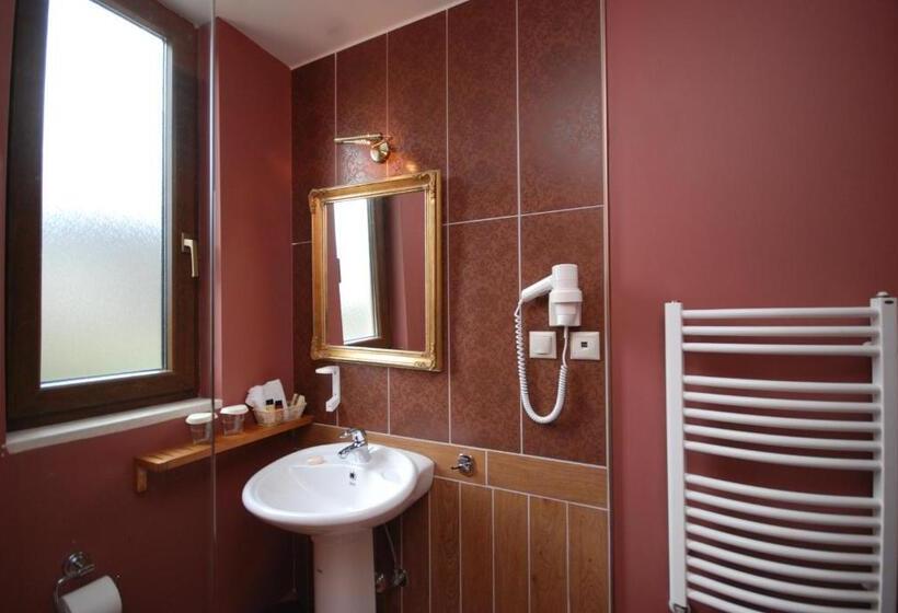 Полулюкс, Vaela Hotel Cultural Resort