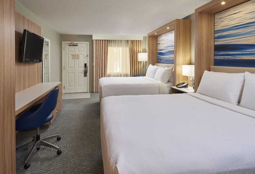 带2个双人床的标准工作室, Crowne Plaza Melbourne Oceanfront, An Ihg