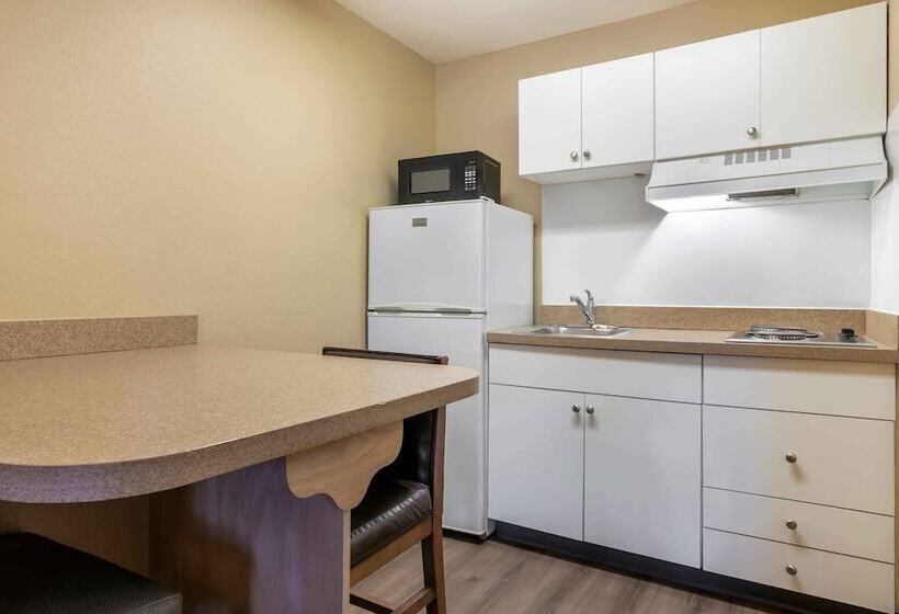 Студия Deluxe, Extended Stay America Suites  Kansas City  Shawnee Mission