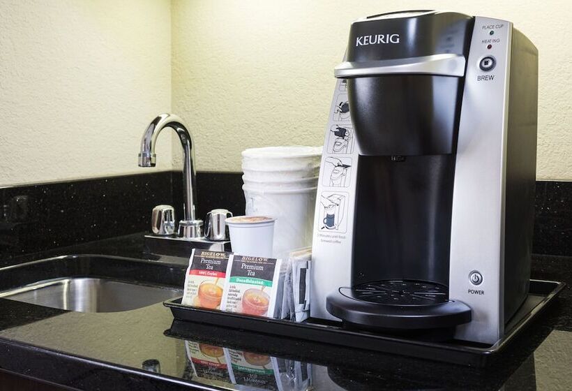 Люкс, Holiday Inn Express Hotel & Suites Minneapolis   Minnetonka, An Ihg