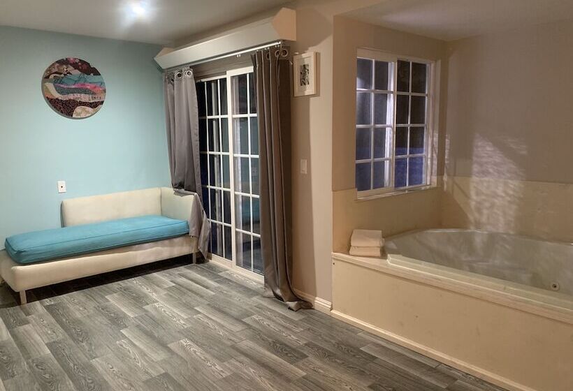 Номер Стандарт, Wave Hotel Manhattan Beach