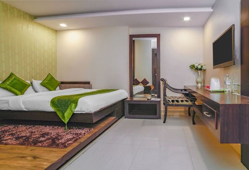 سوییت خانوادگی, Annpurna Inn