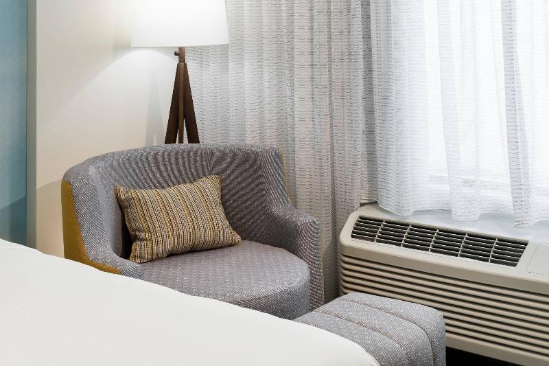 اتاق استاندارد با تخت بزرگ, Courtyard By Marriott Hilton Head Island