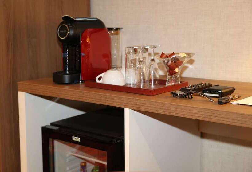 اتاق استاندارد سه نفره, My Home Hotel   Free Parking