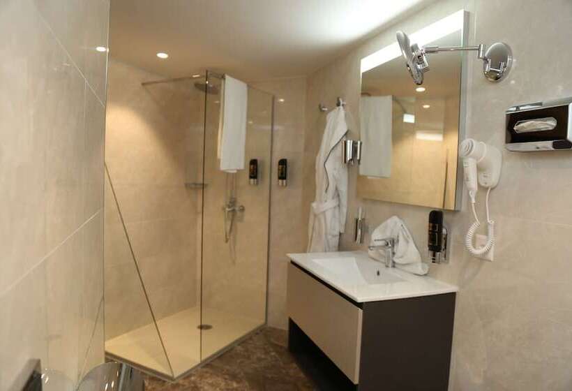 اتاق کلاس بیزنس, My Home Hotel   Free Parking
