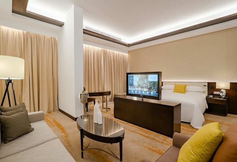 اتاق کلاس بیزنس, Johari Rotana