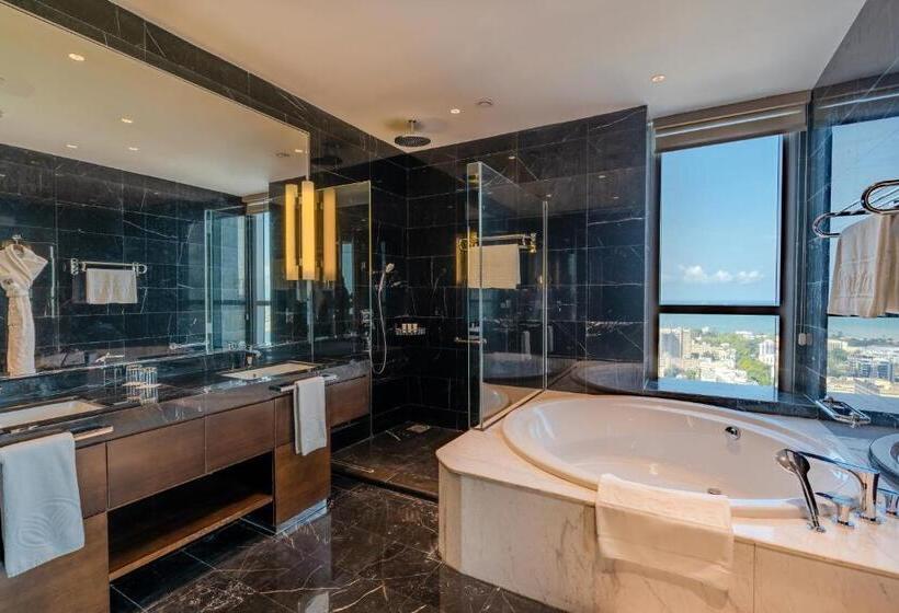 سوئیت رویال, Johari Rotana